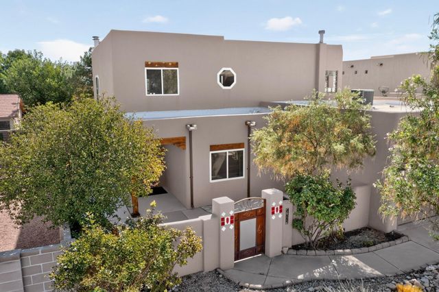 6116 Little Joe Place NW, Albuquerque, NM 87120