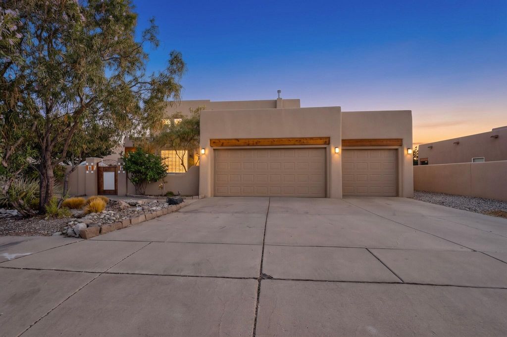 6116 Little Joe Place NW, Albuquerque, NM 87120
