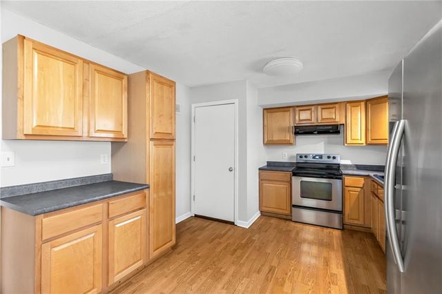 611 NE Corder Street, Lee's Summit, MO 64063