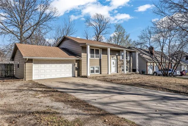 611 NE Corder Street, Lee's Summit, MO 64063