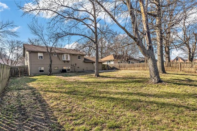611 NE Corder Street, Lee's Summit, MO 64063