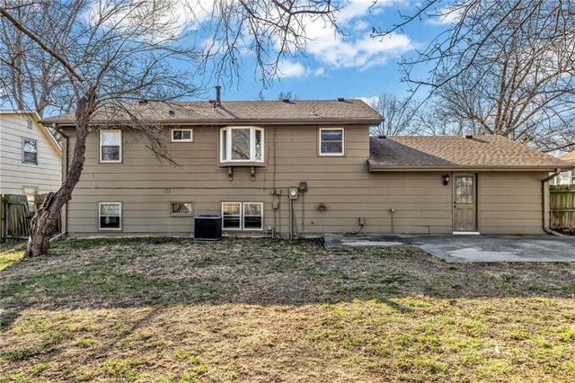 611 NE Corder Street, Lee's Summit, MO 64063