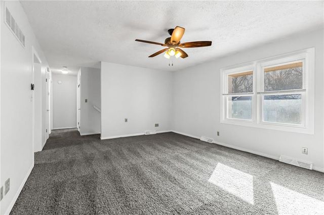 611 NE Corder Street, Lee's Summit, MO 64063