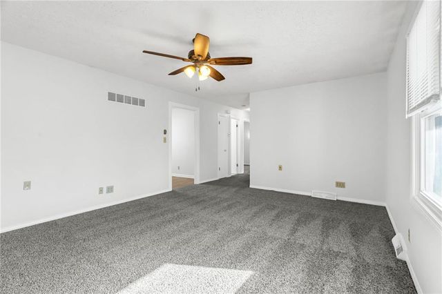611 NE Corder Street, Lee's Summit, MO 64063