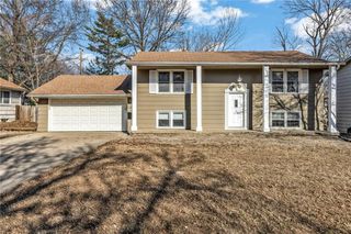 611 NE Corder Street, Lee's Summit, MO 64063