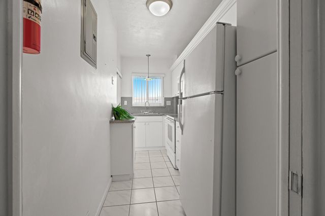 2100 NE 38th Street 243, Lighthouse Point, FL 33064