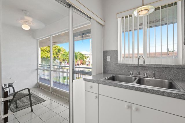 2100 NE 38th Street 243, Lighthouse Point, FL 33064
