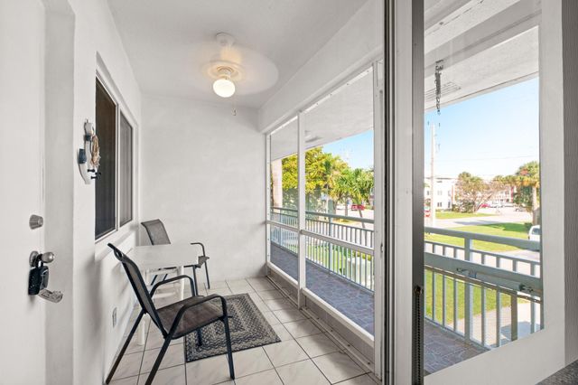2100 NE 38th Street 243, Lighthouse Point, FL 33064