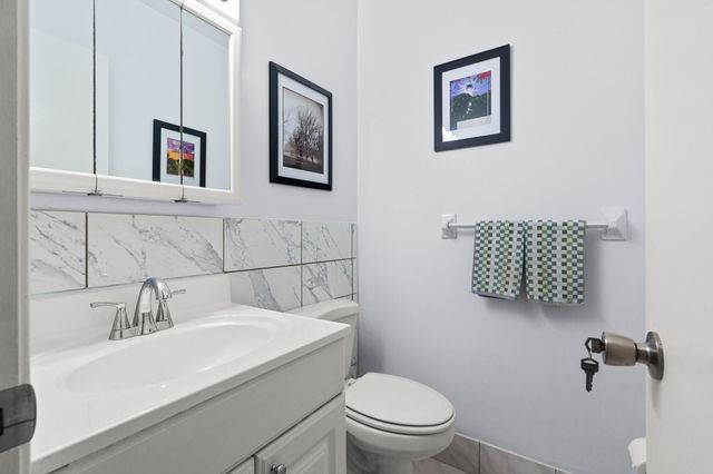 2100 NE 38th Street 243, Lighthouse Point, FL 33064