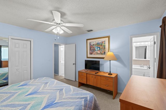 2100 NE 38th Street 243, Lighthouse Point, FL 33064