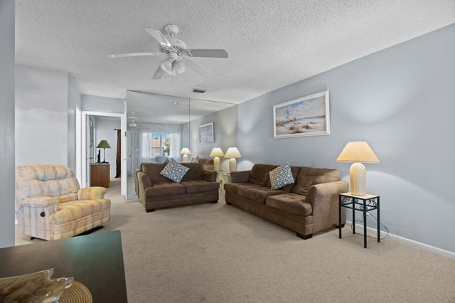 2100 NE 38th Street 243, Lighthouse Point, FL 33064