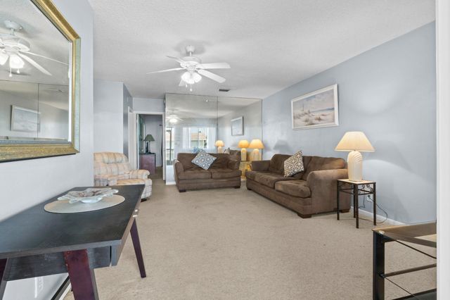 2100 NE 38th Street 243, Lighthouse Point, FL 33064