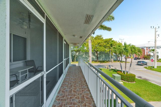 2100 NE 38th Street 243, Lighthouse Point, FL 33064