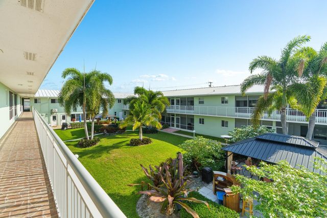 2100 NE 38th Street 243, Lighthouse Point, FL 33064
