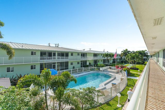 2100 NE 38th Street 243, Lighthouse Point, FL 33064