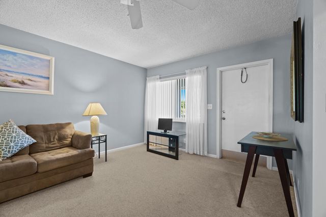 2100 NE 38th Street 243, Lighthouse Point, FL 33064