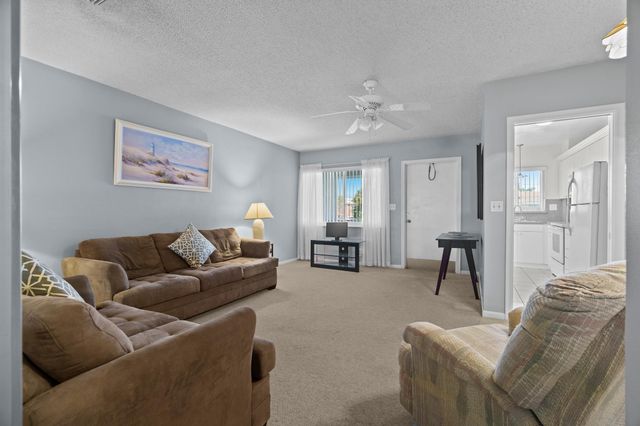 2100 NE 38th Street 243, Lighthouse Point, FL 33064