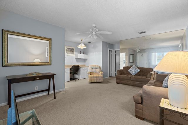 2100 NE 38th Street 243, Lighthouse Point, FL 33064