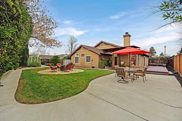 1127 1127 Meadow Drive, Livermore, CA 94551