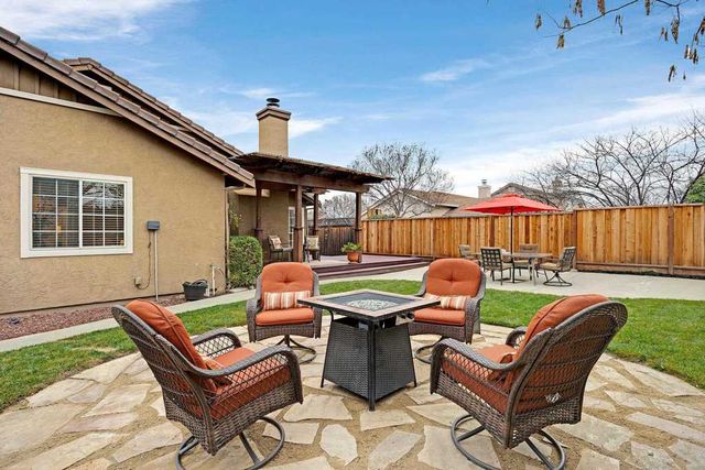 1127 1127 Meadow Drive, Livermore, CA 94551