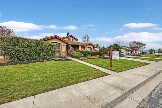 1127 1127 Meadow Drive, Livermore, CA 94551