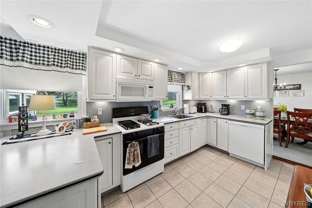 9033 Greiner Road, Clarence, NY 14031