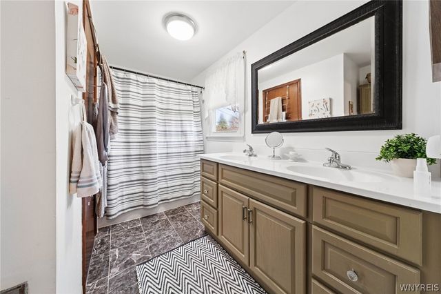 9033 Greiner Road, Clarence, NY 14031
