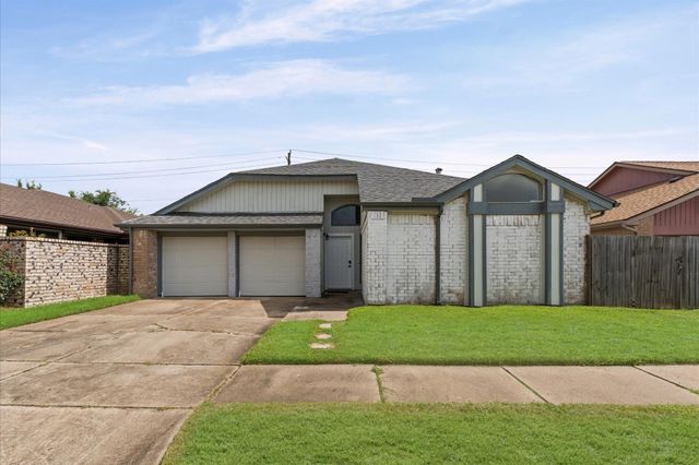 7810 Poitiers Drive, Houston, TX 77071