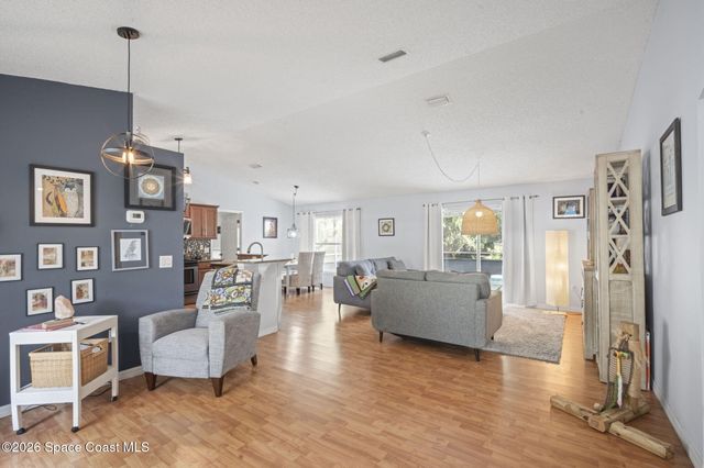599 Fiji Court NW, Palm Bay, FL 32907