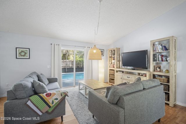 599 Fiji Court NW, Palm Bay, FL 32907