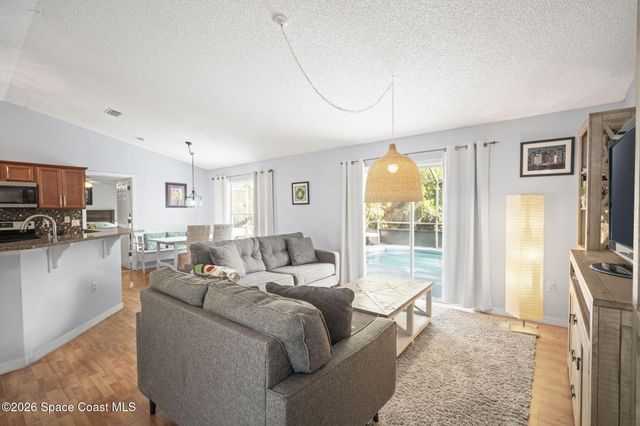 599 Fiji Court NW, Palm Bay, FL 32907