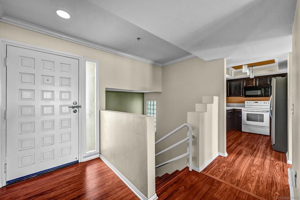 8148 Avenida Navidad 25, San Diego, CA 92122 — photo 4