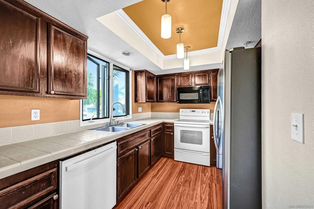8148 Avenida Navidad 25, San Diego, CA 92122 — photo 5