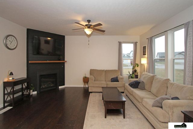 11811 N 142nd St. Street, Waverly, NE 68462