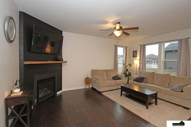 11811 N 142nd St. Street, Waverly, NE 68462