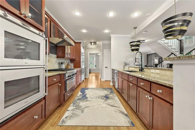 7305 Hedgewood Way, Hoschton, GA 30548