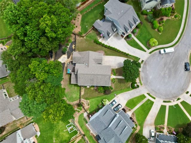 7305 Hedgewood Way, Hoschton, GA 30548