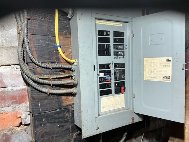 251 Fuller Rd, Chicopee, MA 01020