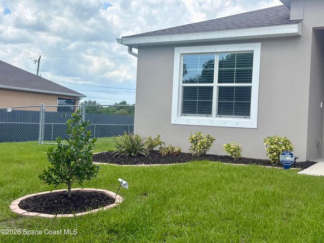 859 Serenade Street NW, Palm Bay, FL 32907