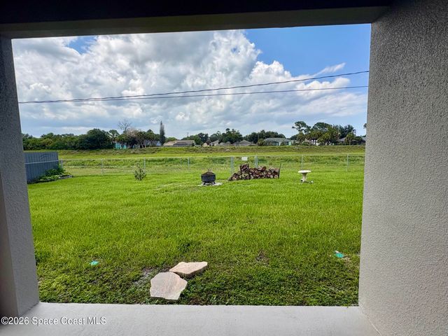 859 Serenade Street NW, Palm Bay, FL 32907