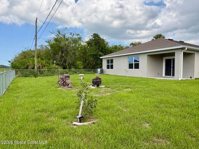 859 Serenade Street NW, Palm Bay, FL 32907