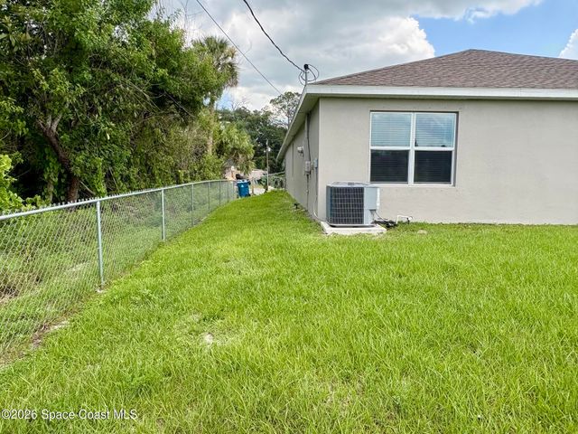 859 Serenade Street NW, Palm Bay, FL 32907