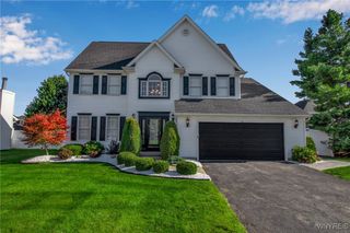 25 Windsor Ridge Drive, Lancaster, NY 14086