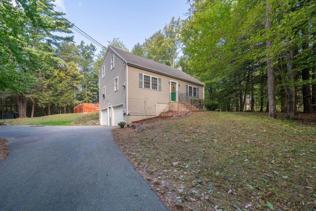 55 Lords Mill Road, Epsom, NH 03234