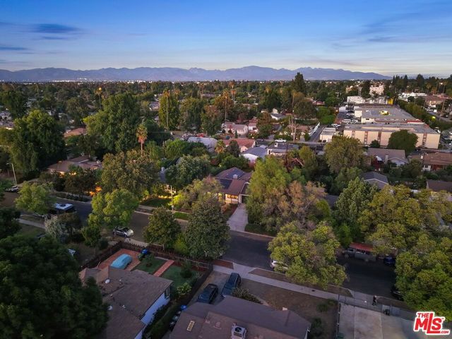 6820 Texhoma Avenue, Lake Balboa, CA 91406