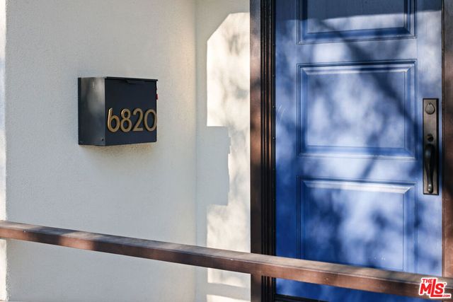 6820 Texhoma Avenue, Lake Balboa, CA 91406