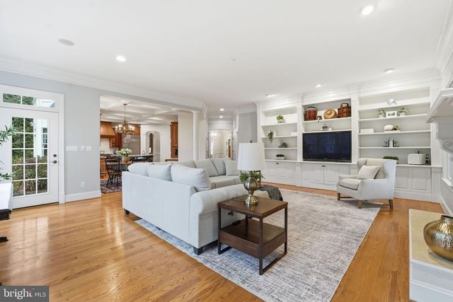 1889 VIRGINIA AVE, Mclean, VA 22101