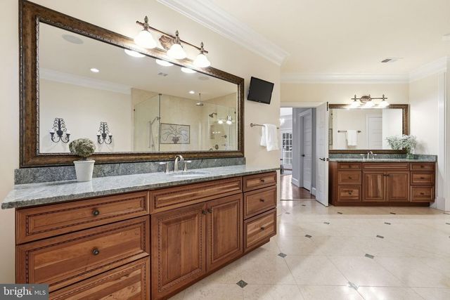 1889 VIRGINIA AVE, Mclean, VA 22101