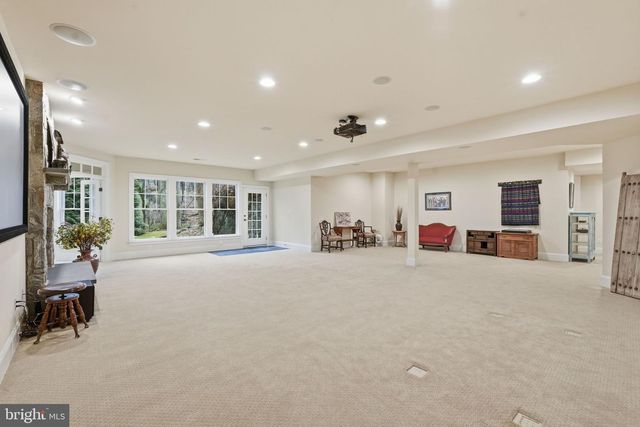 1889 VIRGINIA AVE, Mclean, VA 22101