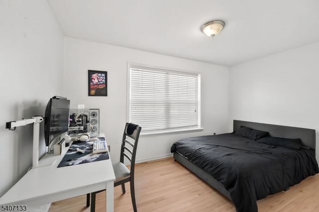 110 Redwood Ave, Paterson City, NJ 07522